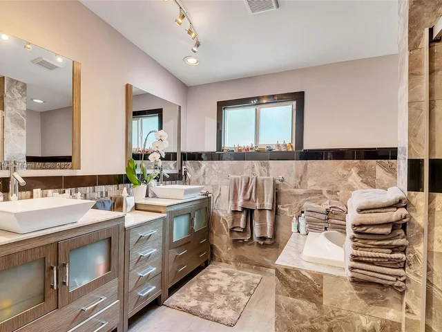 1805 NE 117th Rd, North Miami FL 33181