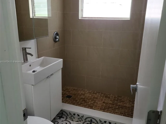 2615 Wilson St, Hollywood FL 33020