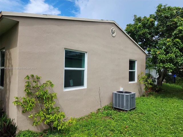 2615 Wilson St, Hollywood FL 33020