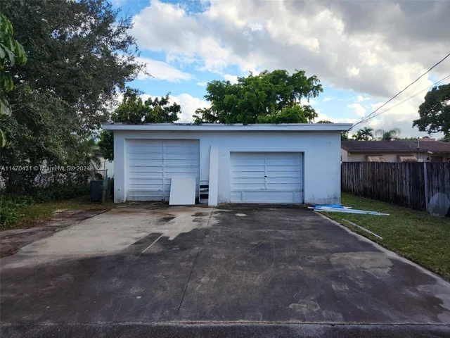 2615 Wilson St, Hollywood FL 33020