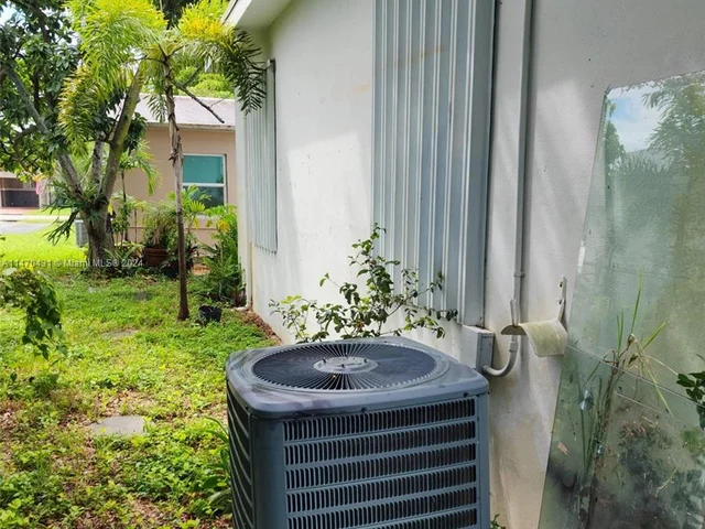 2615 Wilson St, Hollywood FL 33020