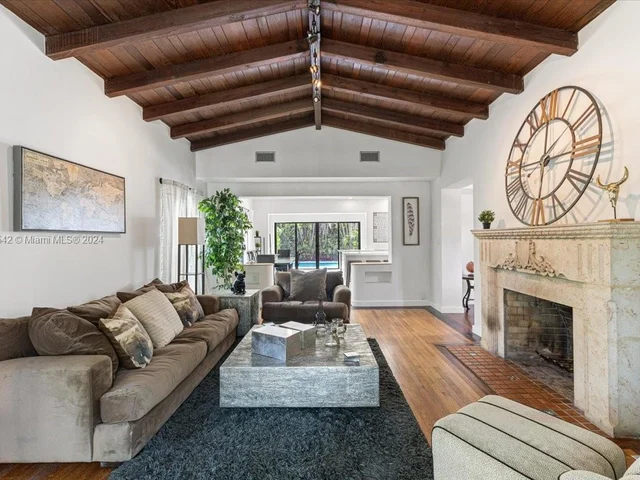 756 NE 72 TER, Miami FL 33138