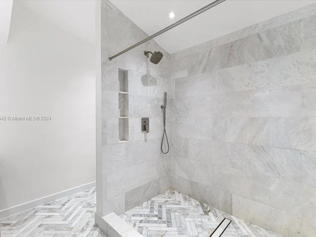 756 NE 72 TER, Miami FL 33138