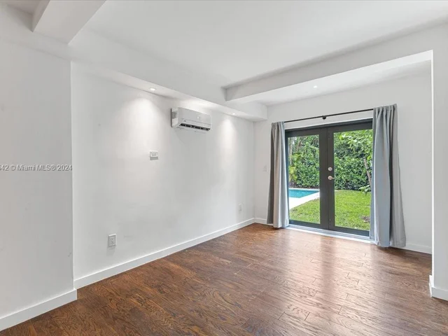 756 NE 72 TER, Miami FL 33138