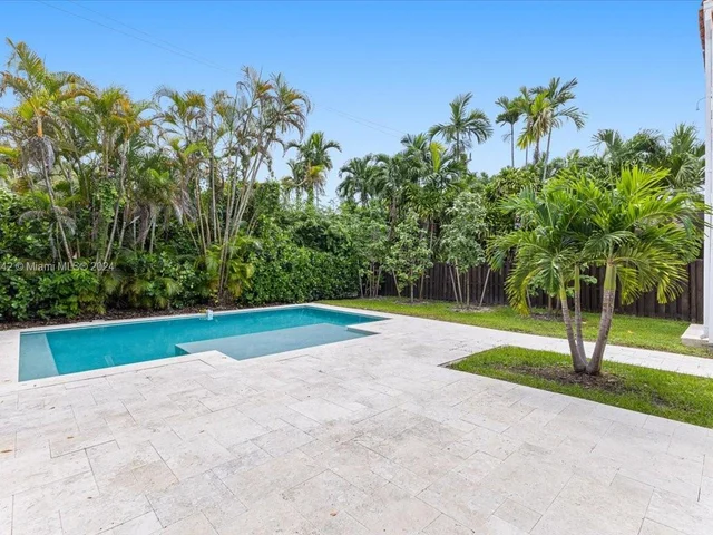 756 NE 72 TER, Miami FL 33138