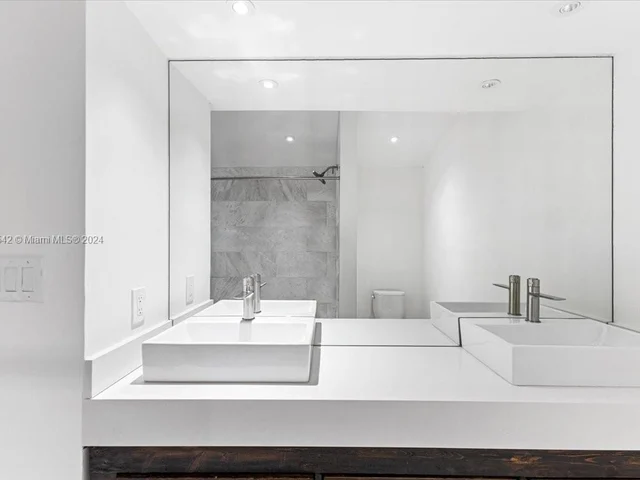 756 NE 72 TER, Miami FL 33138