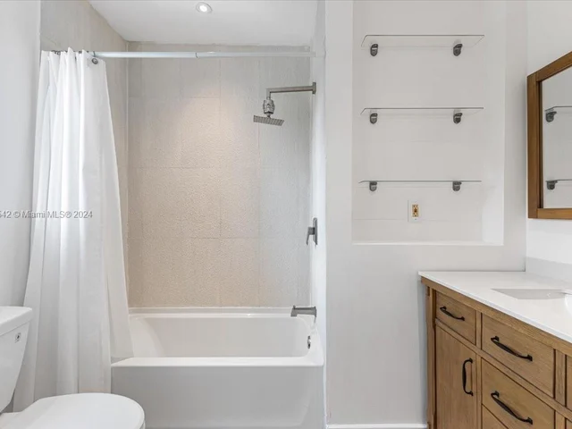 756 NE 72 TER, Miami FL 33138