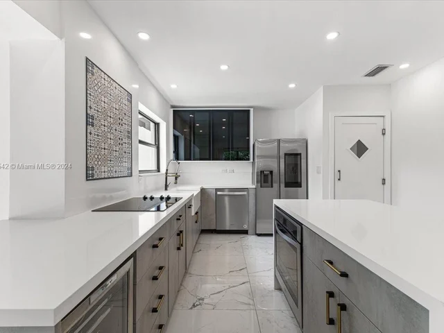 756 NE 72 TER, Miami FL 33138