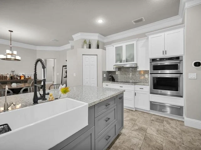 3185 Fairways Dr, Homestead FL 33035