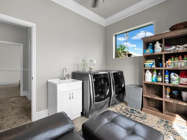 3185 Fairways Dr, Homestead FL 33035