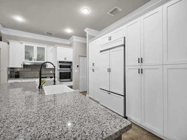 3185 Fairways Dr, Homestead FL 33035