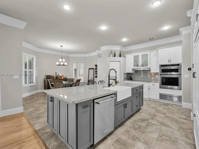 3185 Fairways Dr, Homestead FL 33035