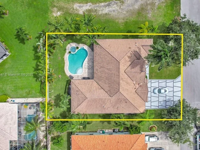 3185 Fairways Dr, Homestead FL 33035
