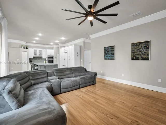 3185 Fairways Dr, Homestead FL 33035