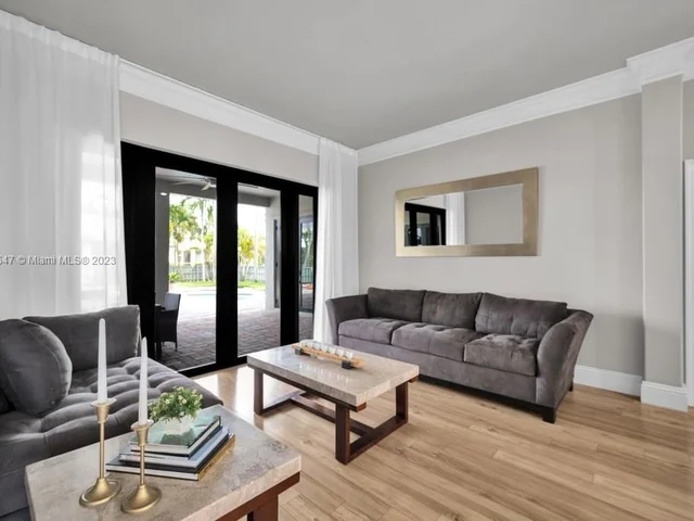 3185 Fairways Dr, Homestead FL 33035