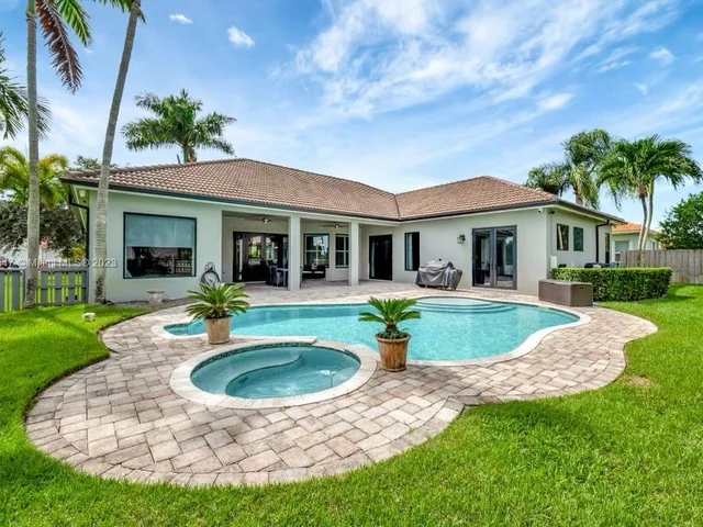 3185 Fairways Dr, Homestead FL 33035