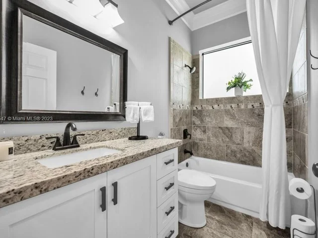 3185 Fairways Dr, Homestead FL 33035