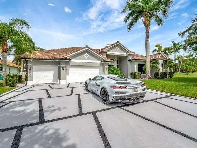 3185 Fairways Dr, Homestead FL 33035