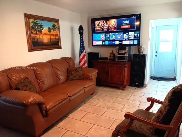 12215 SW 217th St, Miami FL 33170