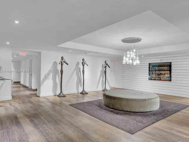 201 SW 17th Rd # 302, Miami FL 33129