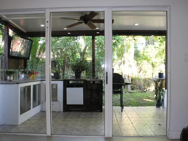 359 NE 32nd Ter, Homestead FL 33033