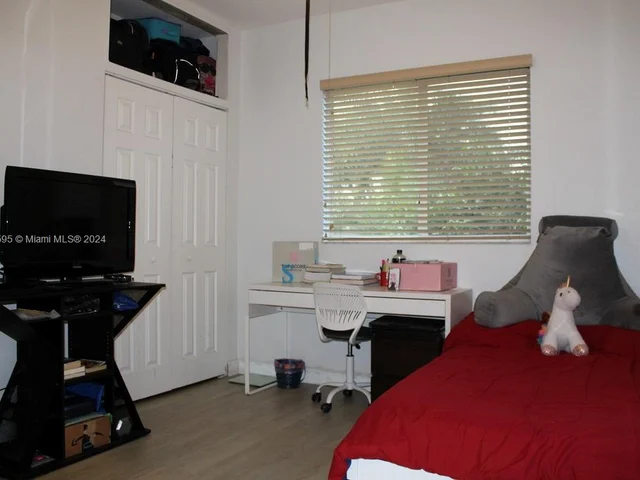 359 NE 32nd Ter, Homestead FL 33033