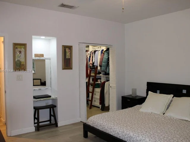 359 NE 32nd Ter, Homestead FL 33033