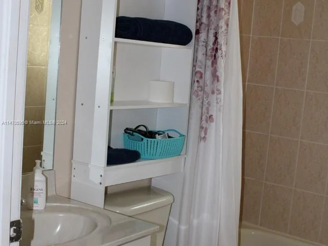 359 NE 32nd Ter, Homestead FL 33033