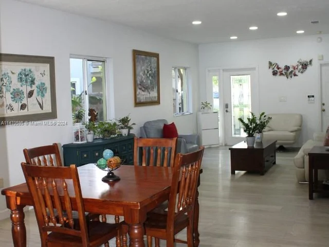 359 NE 32nd Ter, Homestead FL 33033