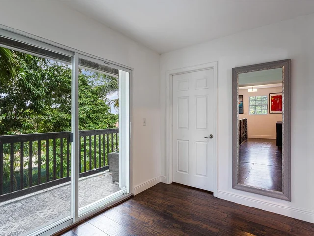 3154 SW 5th St # 1, Miami FL 33135