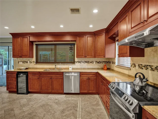 4821 NE 26th Ave, Fort Lauderdale FL 33308