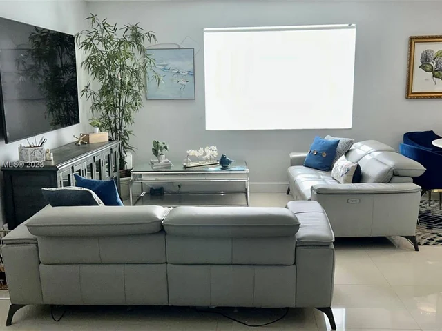 8710 SW 3rd St # 202, Pembroke Pines FL 33025