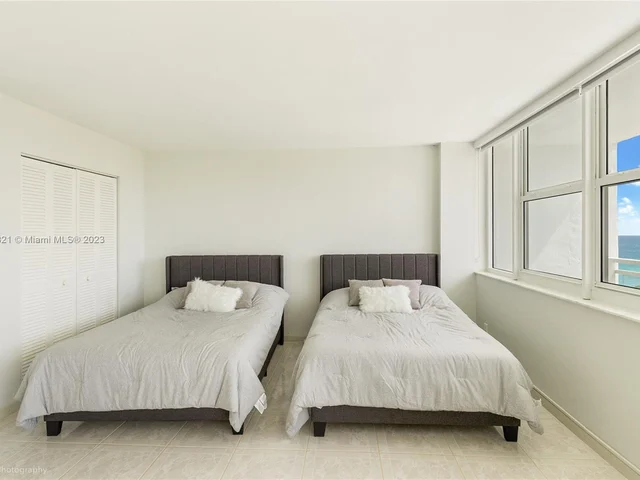 2030 S Ocean Dr # 810, Hallandale Beach FL 33009