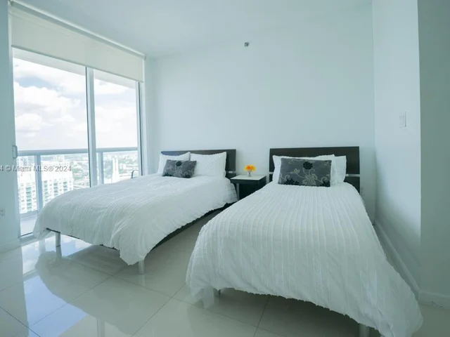 485 Brickell Ave # 4804, Miami FL 33131