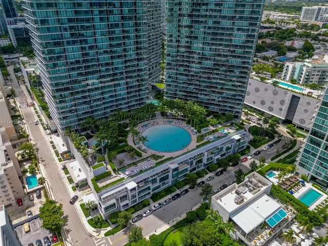 650 NE 32nd St # 3901, Miami FL 33137