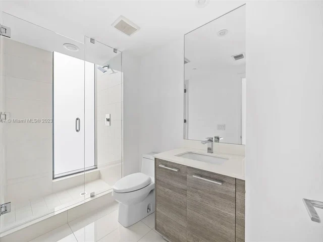 650 NE 32nd St # 3901, Miami FL 33137