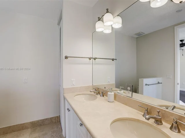 837 NE 16th Ter, Fort Lauderdale FL 33304