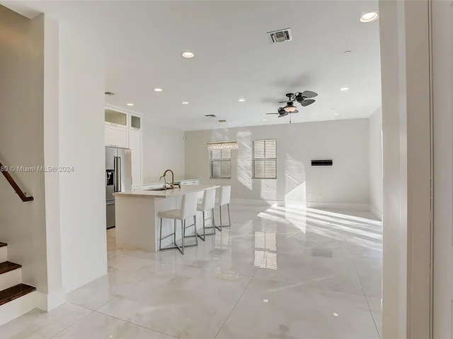 837 NE 16th Ter, Fort Lauderdale FL 33304