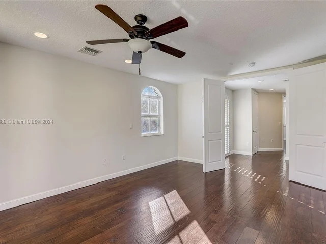 837 NE 16th Ter, Fort Lauderdale FL 33304