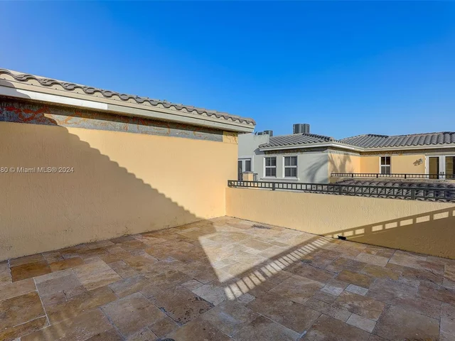 837 NE 16th Ter, Fort Lauderdale FL 33304