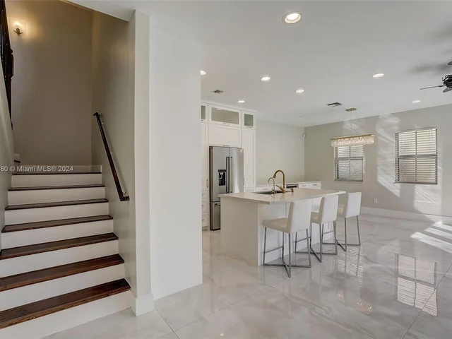 837 NE 16th Ter, Fort Lauderdale FL 33304