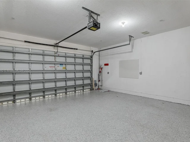 837 NE 16th Ter, Fort Lauderdale FL 33304