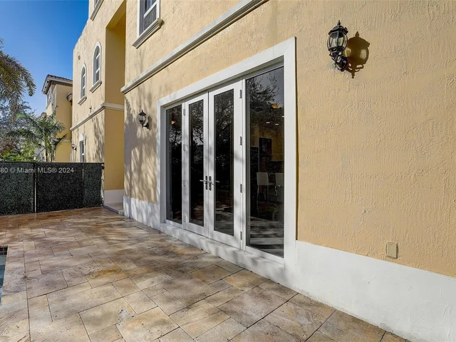 837 NE 16th Ter, Fort Lauderdale FL 33304