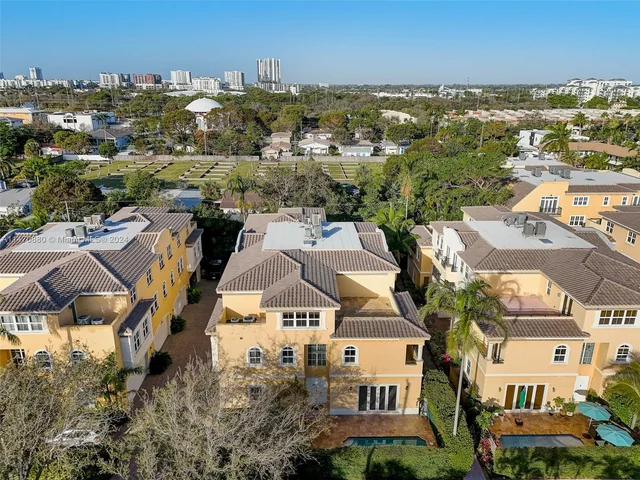 837 NE 16th Ter, Fort Lauderdale FL 33304