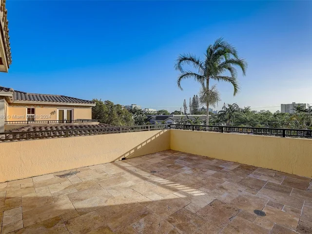 837 NE 16th Ter, Fort Lauderdale FL 33304