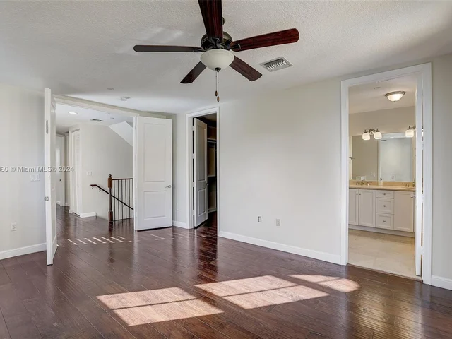 837 NE 16th Ter, Fort Lauderdale FL 33304