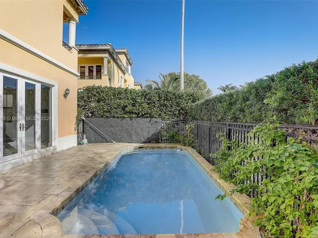 837 NE 16th Ter, Fort Lauderdale FL 33304