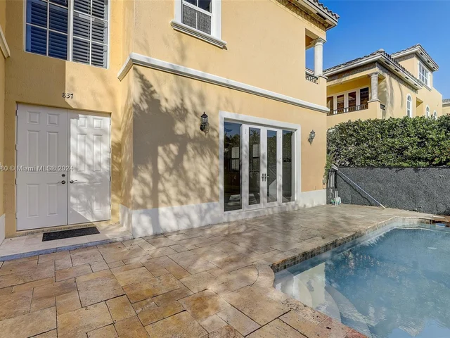 837 NE 16th Ter, Fort Lauderdale FL 33304