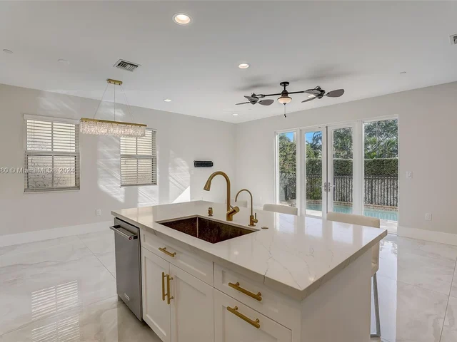 837 NE 16th Ter, Fort Lauderdale FL 33304