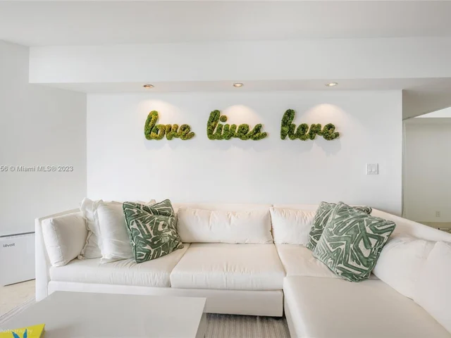 16425 Collins Ave # 512, Sunny Isles Beach FL 33160